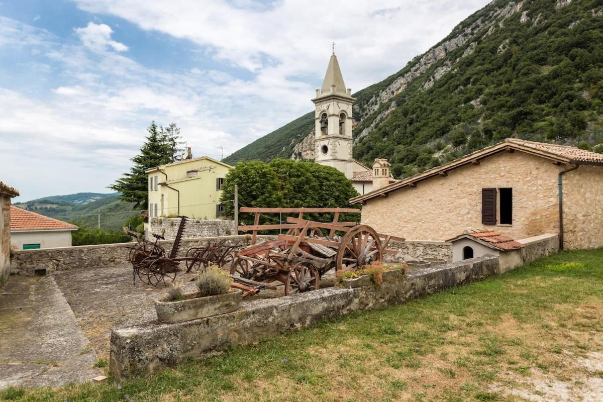 Casa Ridente Nella Valle Del Menotre Con Giardino Pale Exterior foto