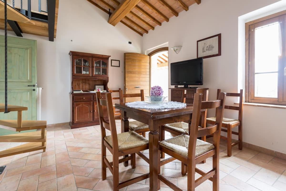 Casa Ridente Nella Valle Del Menotre Con Giardino Pale Exterior foto